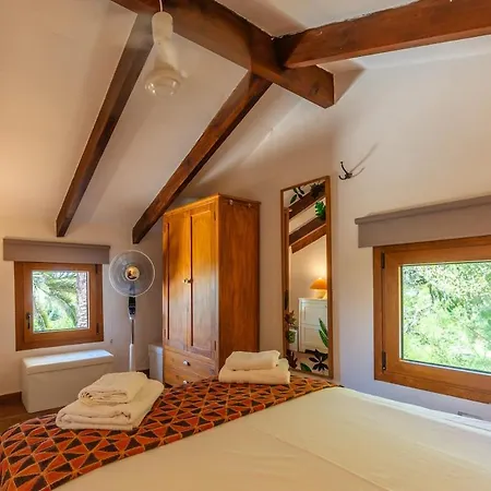 Pájaro Soleada Bolonia Retreat, Sea Views&pool Villa *
