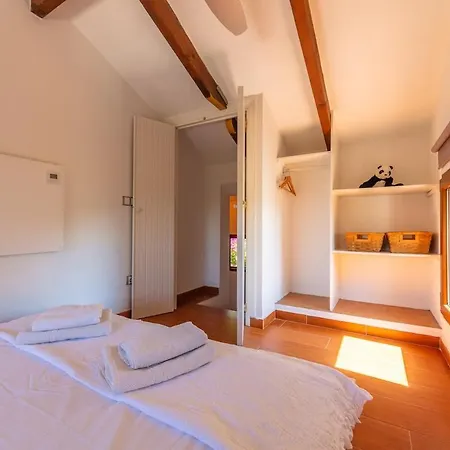 Pájaro Soleada Bolonia Retreat, Sea Views&pool Villa